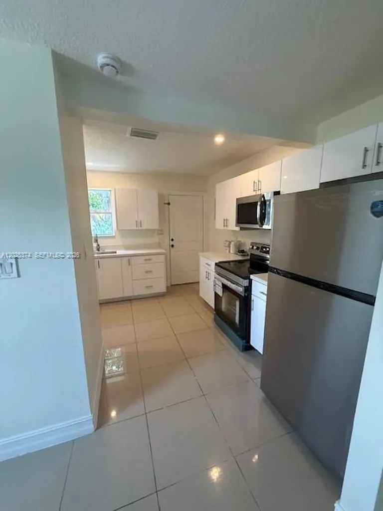 2711 Dewey Street Hollywood FL 33020
