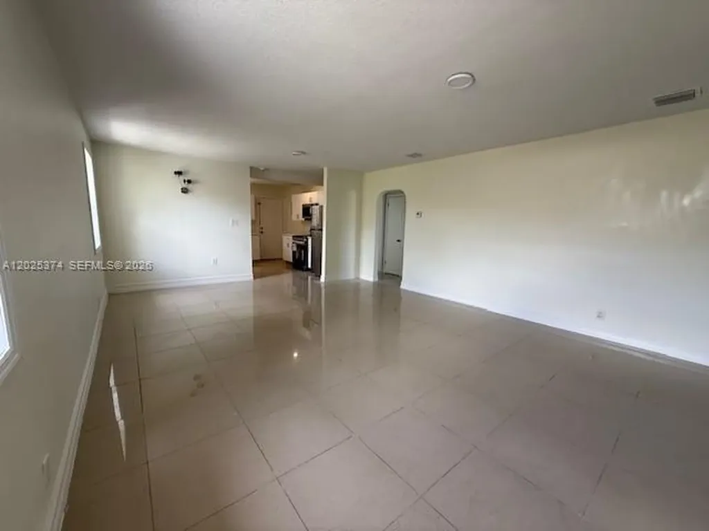2711 Dewey Street Hollywood FL 33020