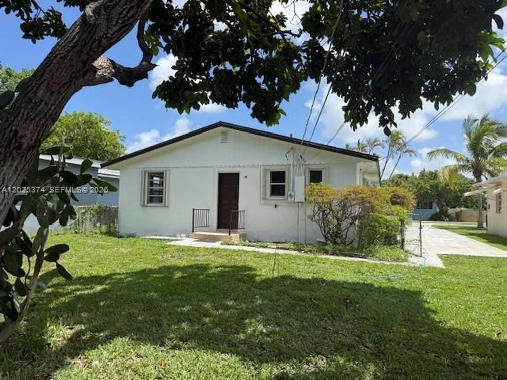 2711 Dewey Street Hollywood FL 33020
