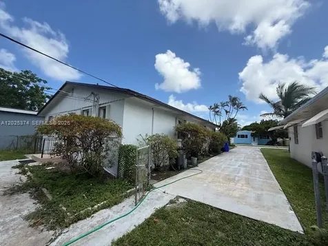 2711 Dewey Street Hollywood FL 33020