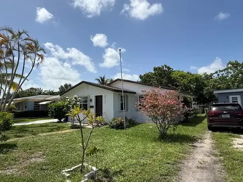 2711 Dewey Street Hollywood FL 33020