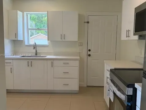 2711 Dewey Street Hollywood FL 33020