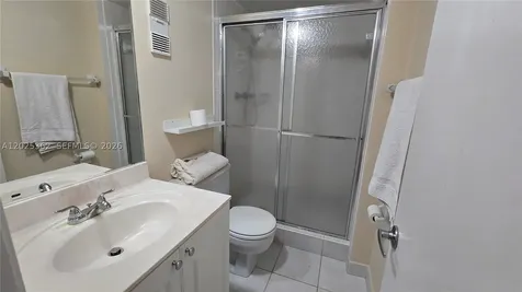 9230 Lagoon Place Davie FL 33324