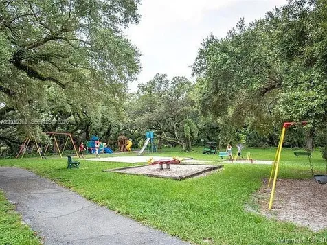 9230 Lagoon Place Davie FL 33324