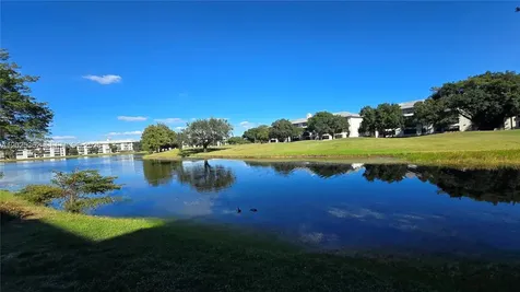 9230 Lagoon Place Davie FL 33324