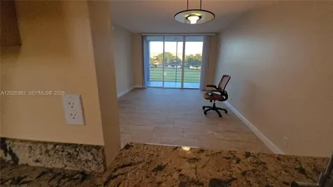 9230 Lagoon Place Davie FL 33324