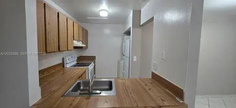6660 W 26th Court Hialeah FL 33016