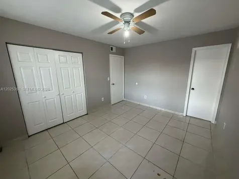 6660 W 26th Court Hialeah FL 33016