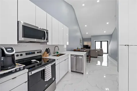 9046 NW 121st Terrace Hialeah Gardens FL 33018