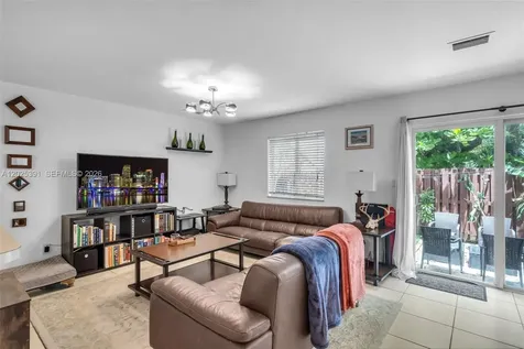 212 NE 3rd Street Hallandale Beach FL 33009