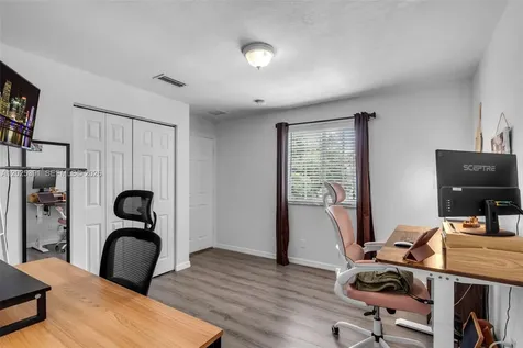 212 NE 3rd Street Hallandale Beach FL 33009
