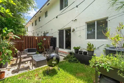212 NE 3rd Street Hallandale Beach FL 33009