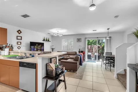 212 NE 3rd Street Hallandale Beach FL 33009