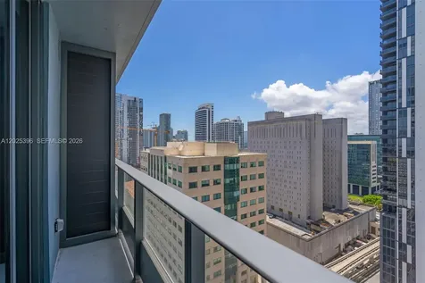121 NE 5th Street Miami FL 33132