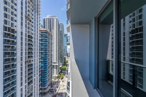 121 NE 5th Street Miami FL 33132