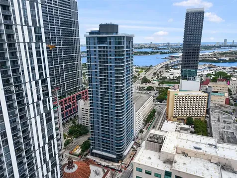 121 NE 5th Street Miami FL 33132