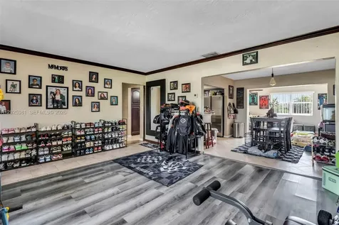 1620 NW 122nd Avenue Pembroke Pines FL 33026