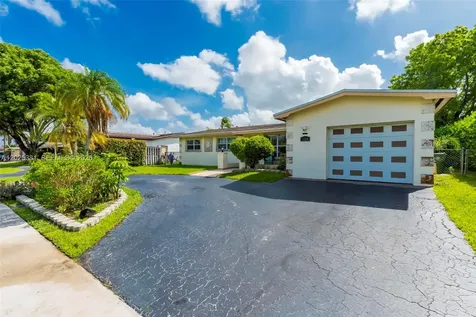 1620 NW 122nd Avenue Pembroke Pines FL 33026
