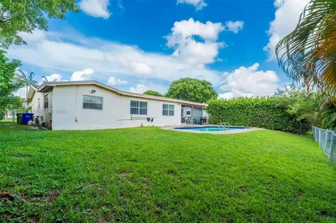 1620 NW 122nd Avenue Pembroke Pines FL 33026