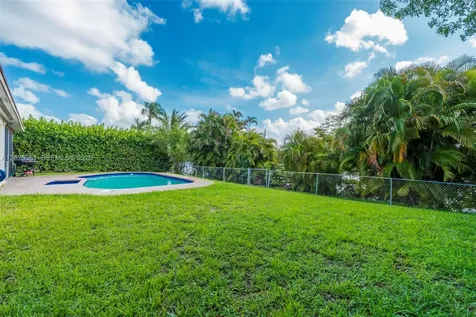 1620 NW 122nd Avenue Pembroke Pines FL 33026