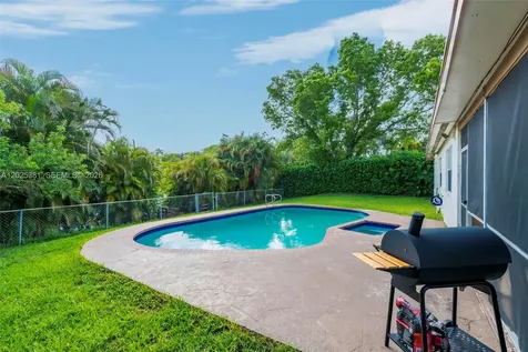 1620 NW 122nd Avenue Pembroke Pines FL 33026