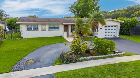 1620 NW 122nd Avenue Pembroke Pines FL 33026