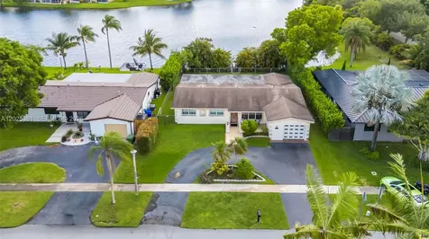 1620 NW 122nd Avenue Pembroke Pines FL 33026