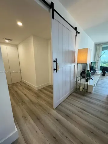 5401 Collins Avenue Miami Beach FL 33140