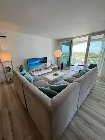 5401 Collins Avenue Miami Beach FL 33140