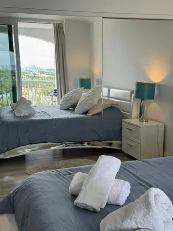 5401 Collins Avenue Miami Beach FL 33140