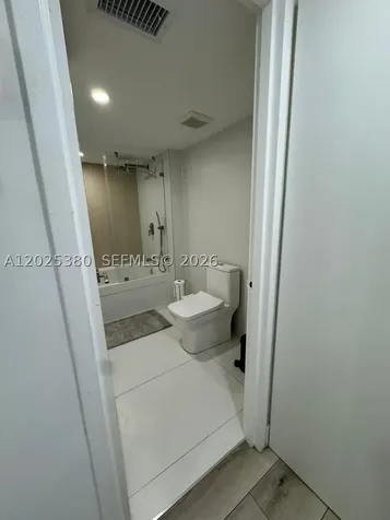 5401 Collins Avenue Miami Beach FL 33140
