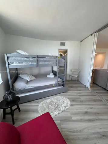 5401 Collins Avenue Miami Beach FL 33140