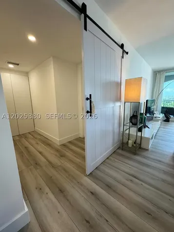5401 Collins Avenue Miami Beach FL 33140