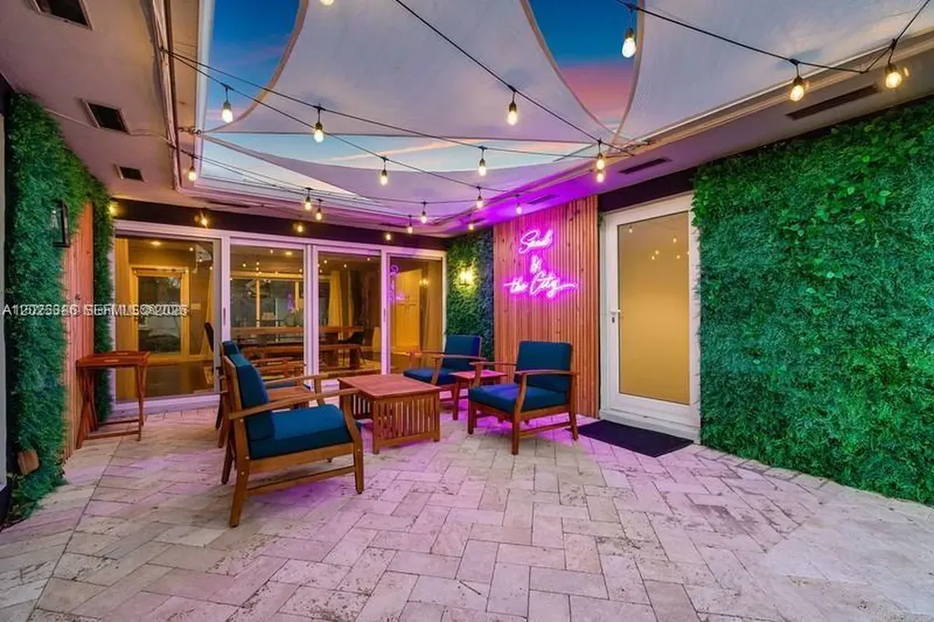 2200 SE 19 Street Fort Lauderdale FL 33316