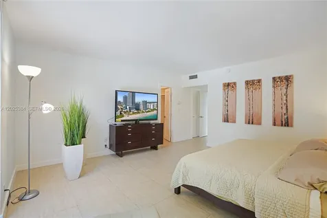 4001 S Ocean Drive Hollywood FL 33019