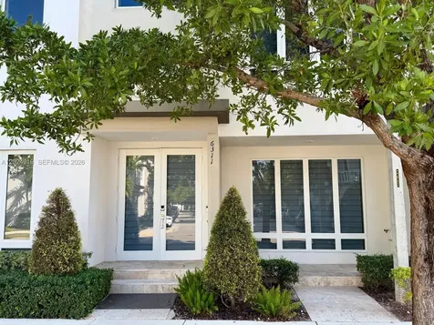 6311 NW 103rd Passage Doral FL 33178