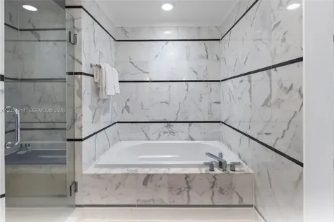 4391 Collins Avenue Miami Beach FL 33140