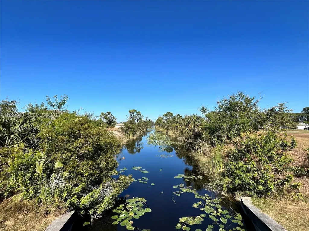 3239 NE 9 Avenue Cape Coral FL 33909