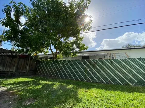 2460 Taylor Street Hollywood FL 33020