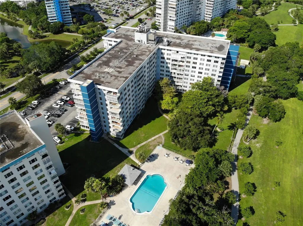 4200 Hillcrest Drive Hollywood FL 33021