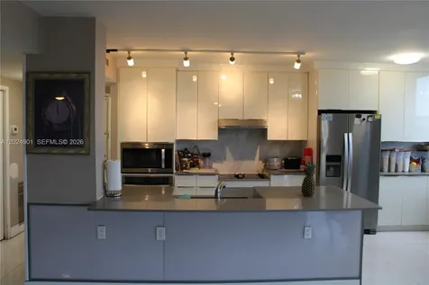 4200 Hillcrest Drive Hollywood FL 33021