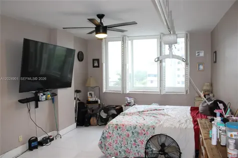 4200 Hillcrest Drive Hollywood FL 33021