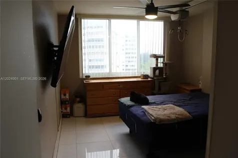 4200 Hillcrest Drive Hollywood FL 33021