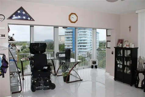 4200 Hillcrest Drive Hollywood FL 33021