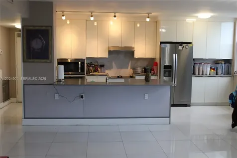 4200 Hillcrest Drive Hollywood FL 33021