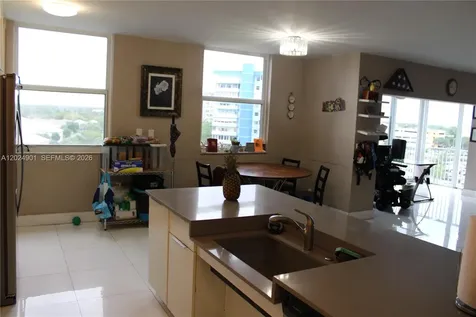 4200 Hillcrest Drive Hollywood FL 33021