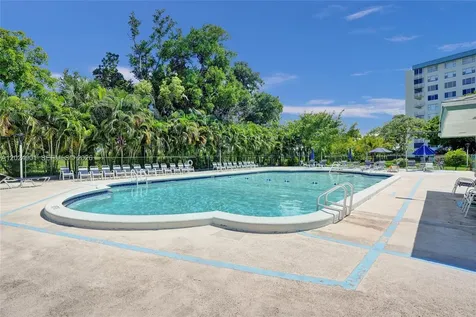 4200 Hillcrest Drive Hollywood FL 33021