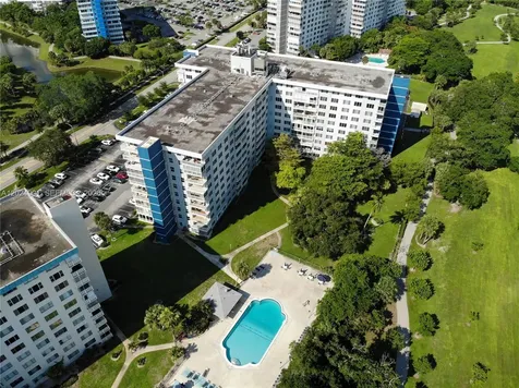 4200 Hillcrest Drive Hollywood FL 33021