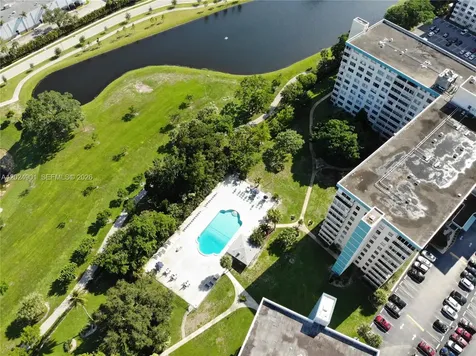 4200 Hillcrest Drive Hollywood FL 33021