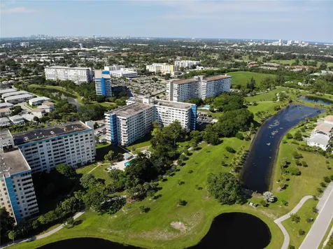 4200 Hillcrest Drive Hollywood FL 33021